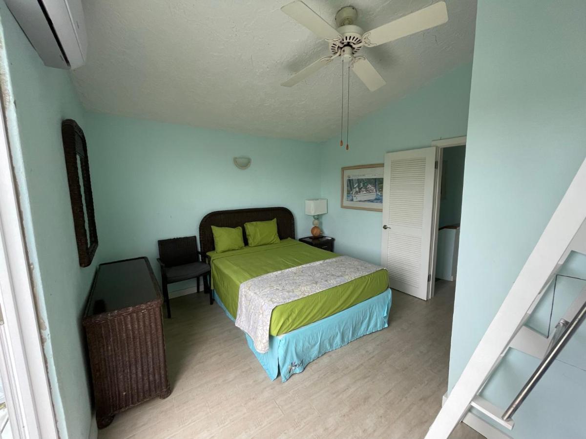 Sunny Villa In The Marina - Excellent Water Views Jolly Harbour Екстер'єр фото