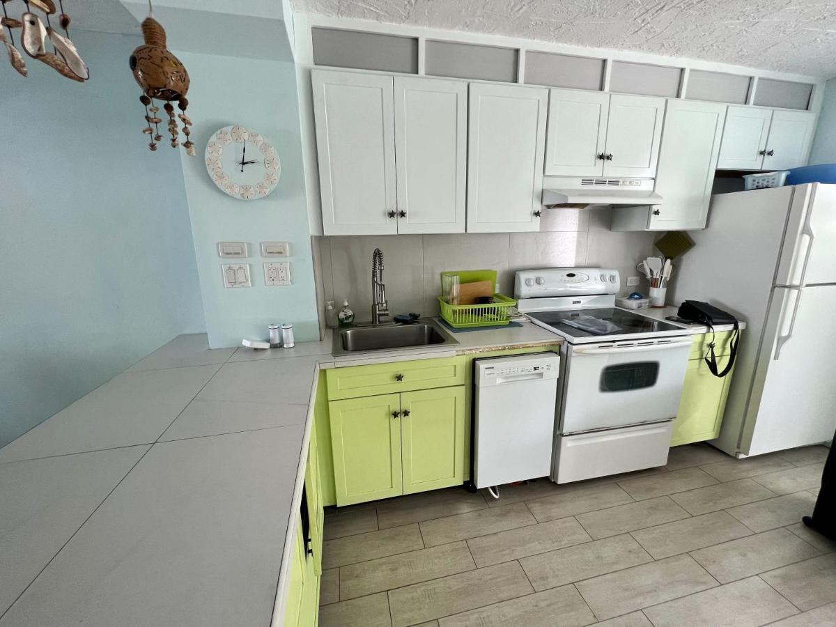 Sunny Villa In The Marina - Excellent Water Views Jolly Harbour Екстер'єр фото